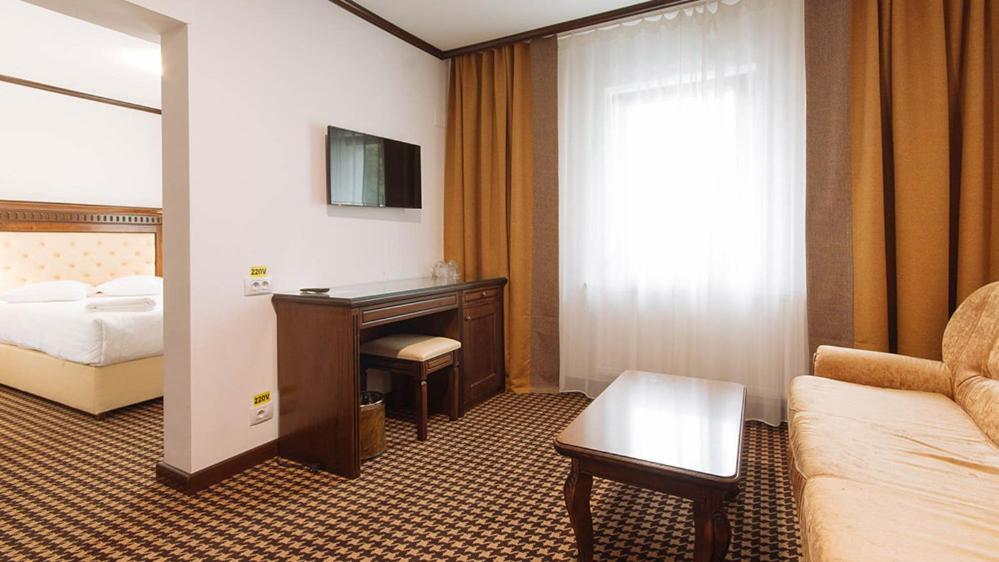Hotel Alpin Rarau Câmpulung Moldovenesc Exterior foto